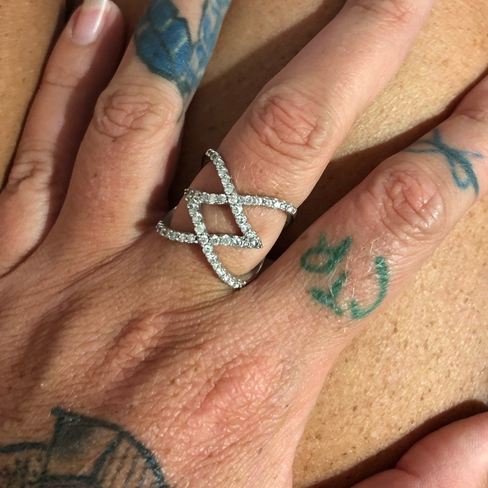 1ct TW 10k like new diamond fashion ring